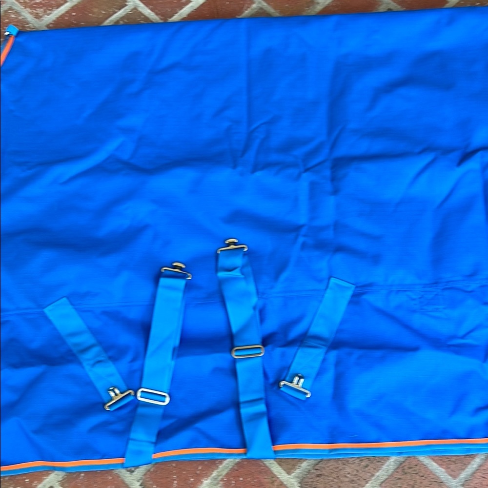 Shires Highlander Plus 200g Turnout Blanket - Picture 4 of 9
